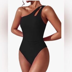 Elegant Black One-Shoulder Swimsuit
